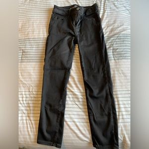 High rise jeggings. Lightly worn. No holes or stains